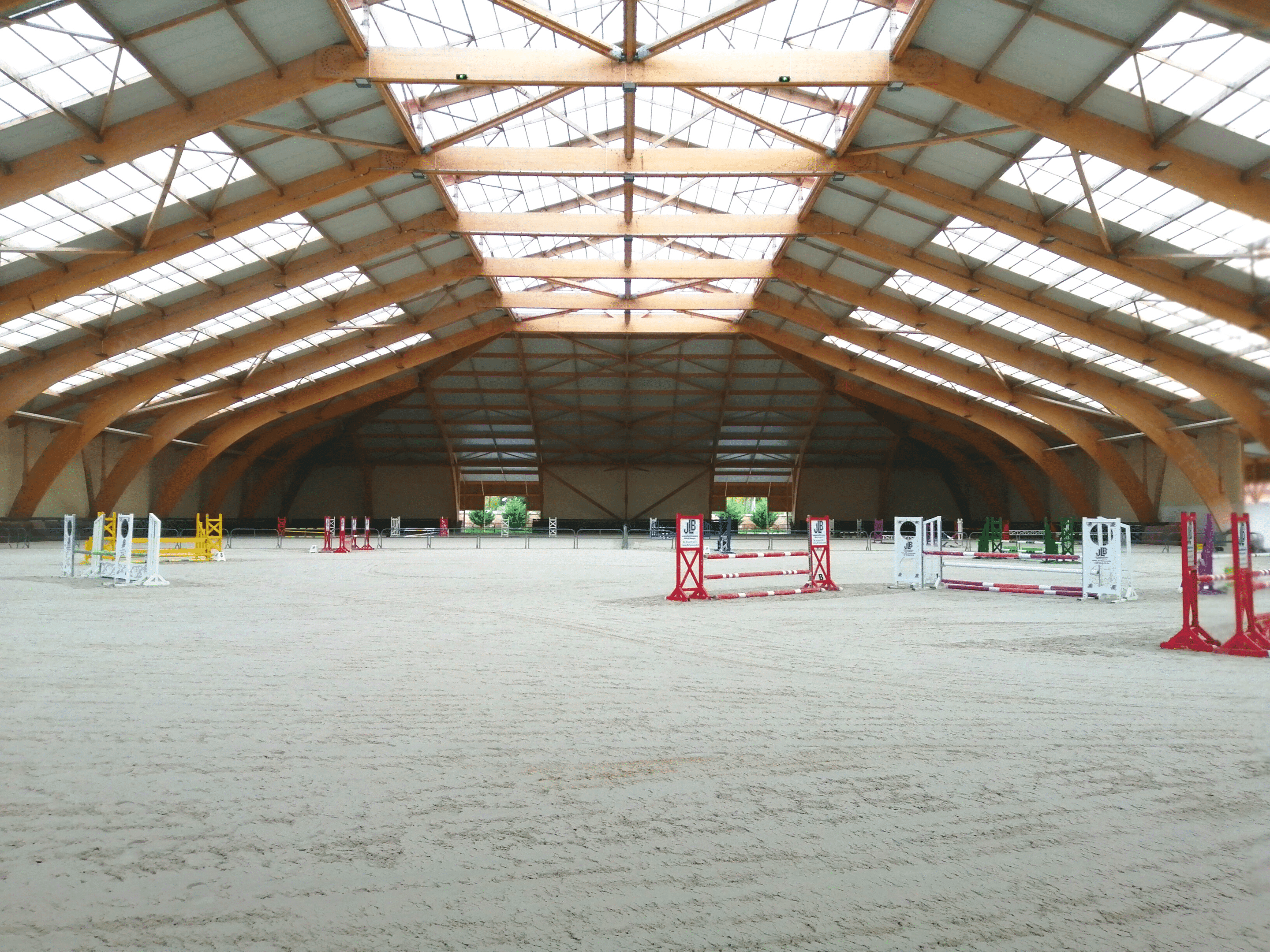 manège lamotte cours equitation FFE manège cheval cavalier saut d obstacle dressage